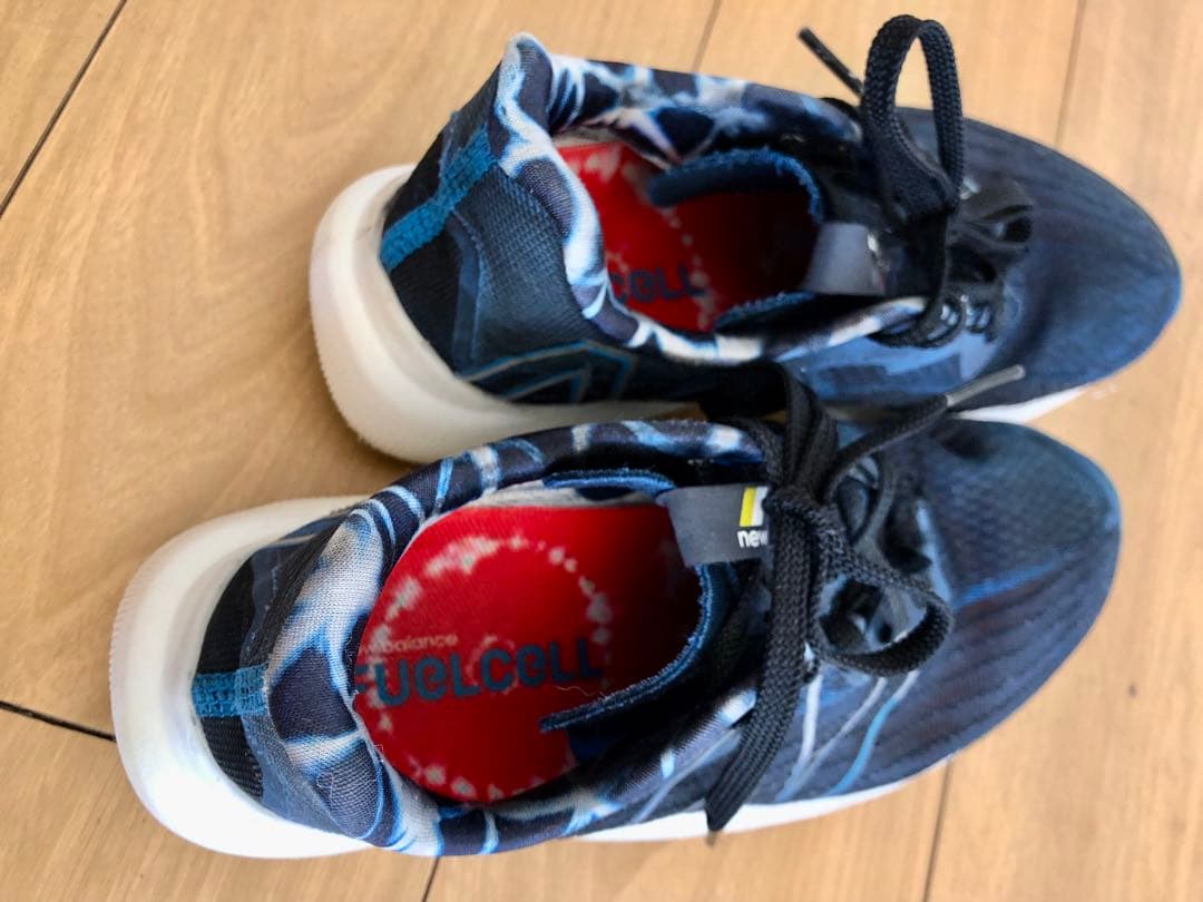 ニューバランス　ランニングシューズ