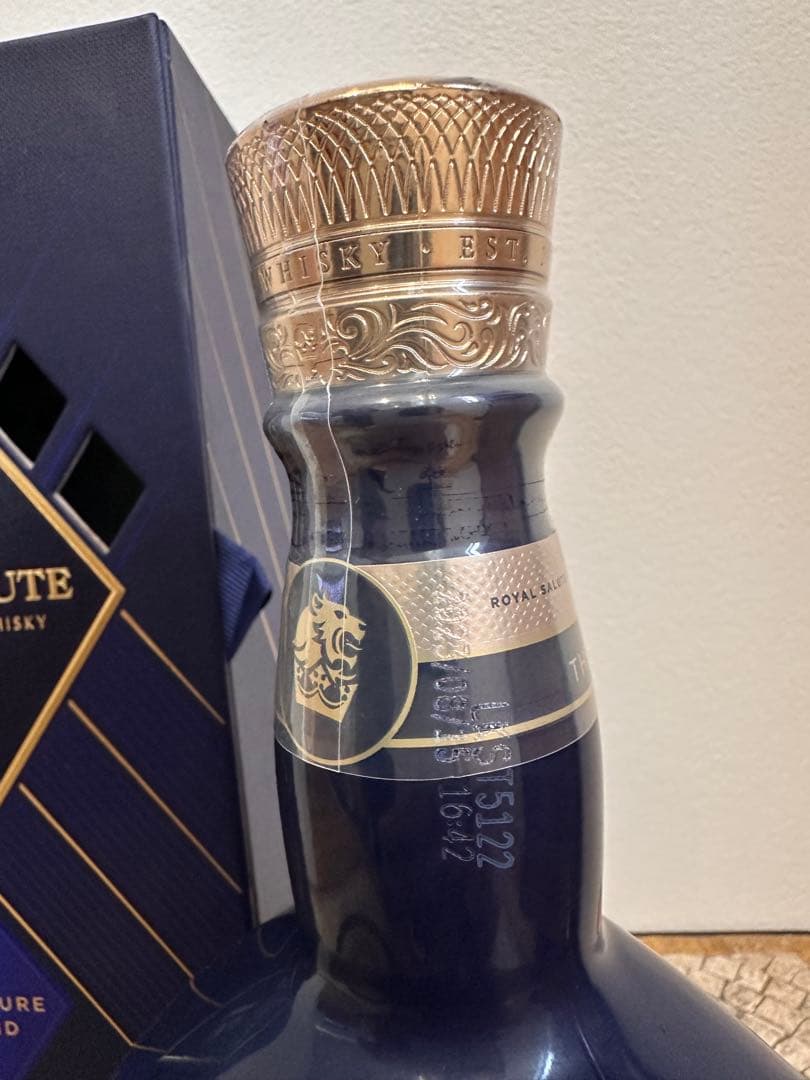 ウイスキー　ロイヤルサルート　21年