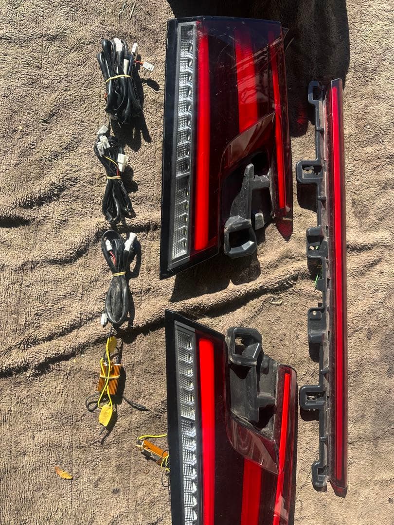 アルファード　ヴェルファイア 30 クリスタルアイ　ファイバーテール　前期