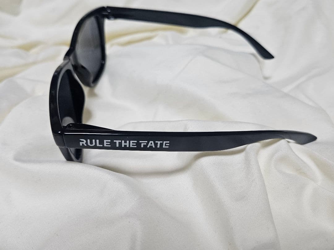 ゴ*子様 RULE THE FATE　サングラス　ケース付き