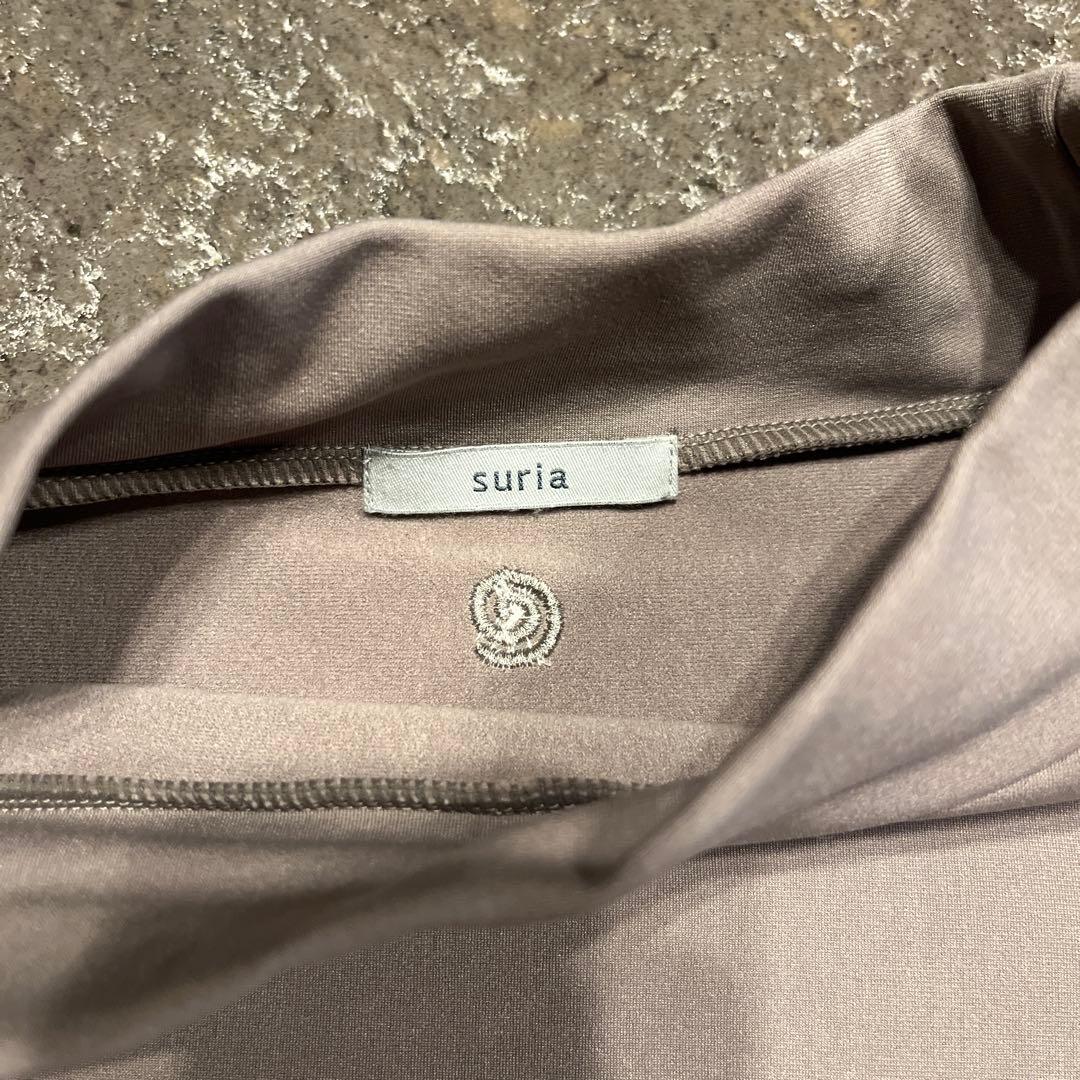 ヨガ　suria ハイネック トップス