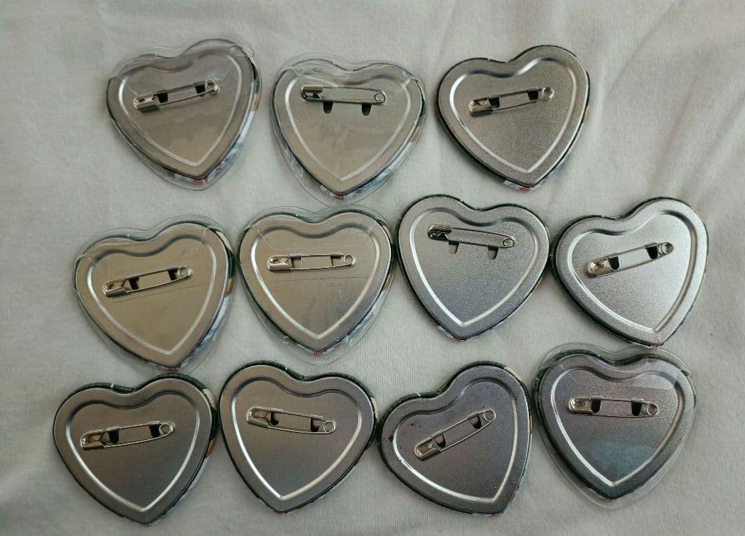 すとぷり　るぅと　ハートの缶バッチ　いちご文化祭