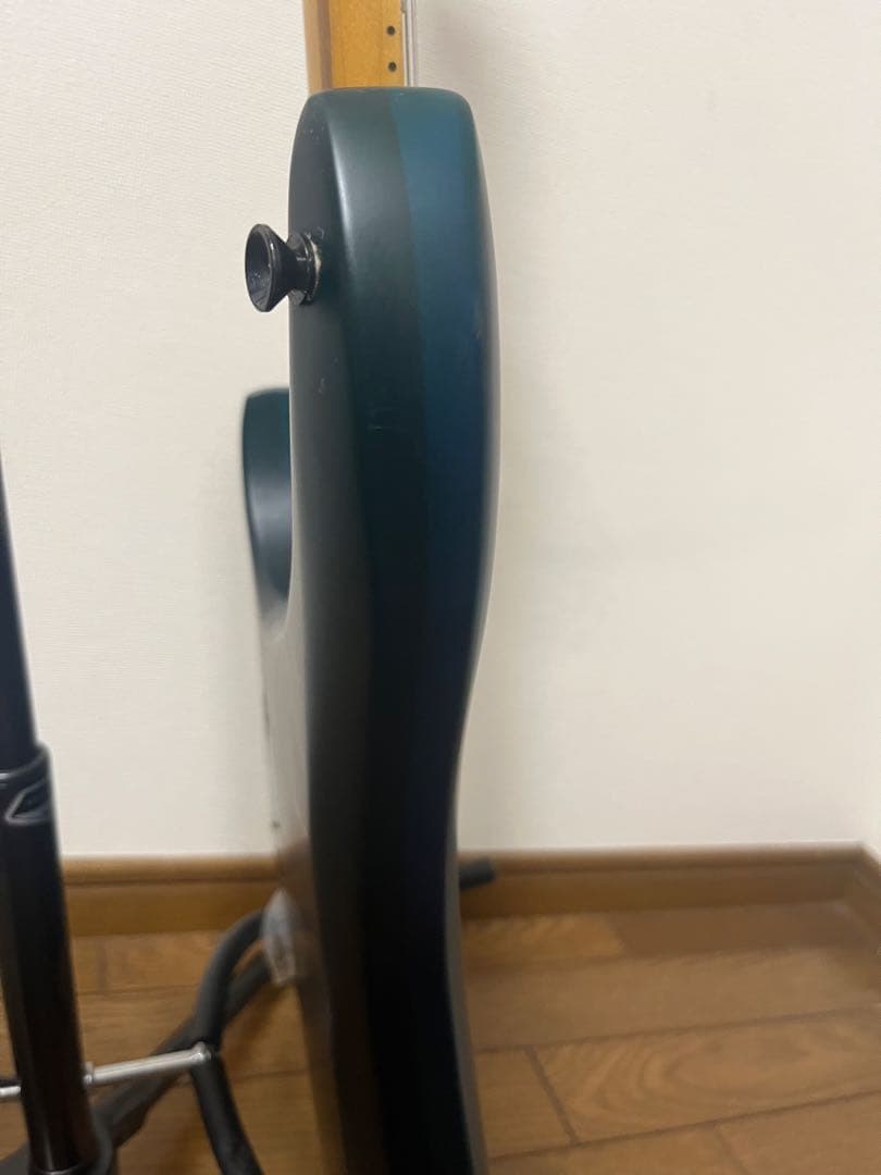 Legator ヘッドレス　エレキギター　6弦