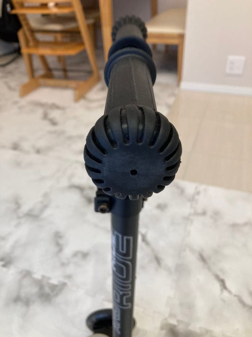 ハイウェイキック3LEDアッシュ　キックボードキッズスクーター足けり子供の乗り物