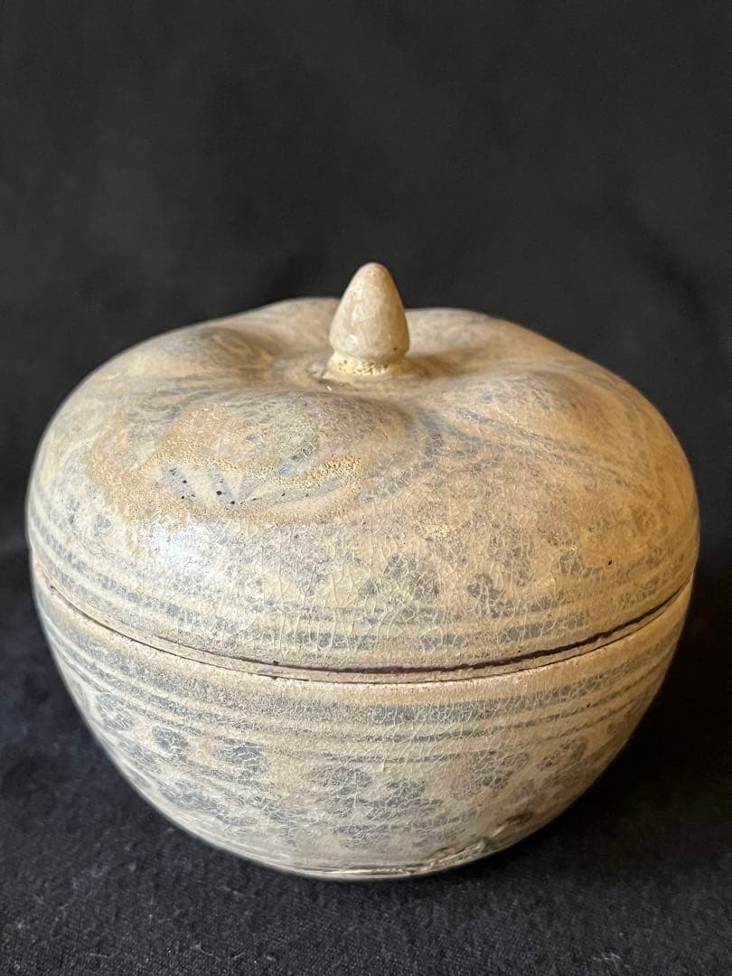 もうレア ！タイスンコロク鉄絵合子 穏やかで丁寧な絵付け 窯印がいい