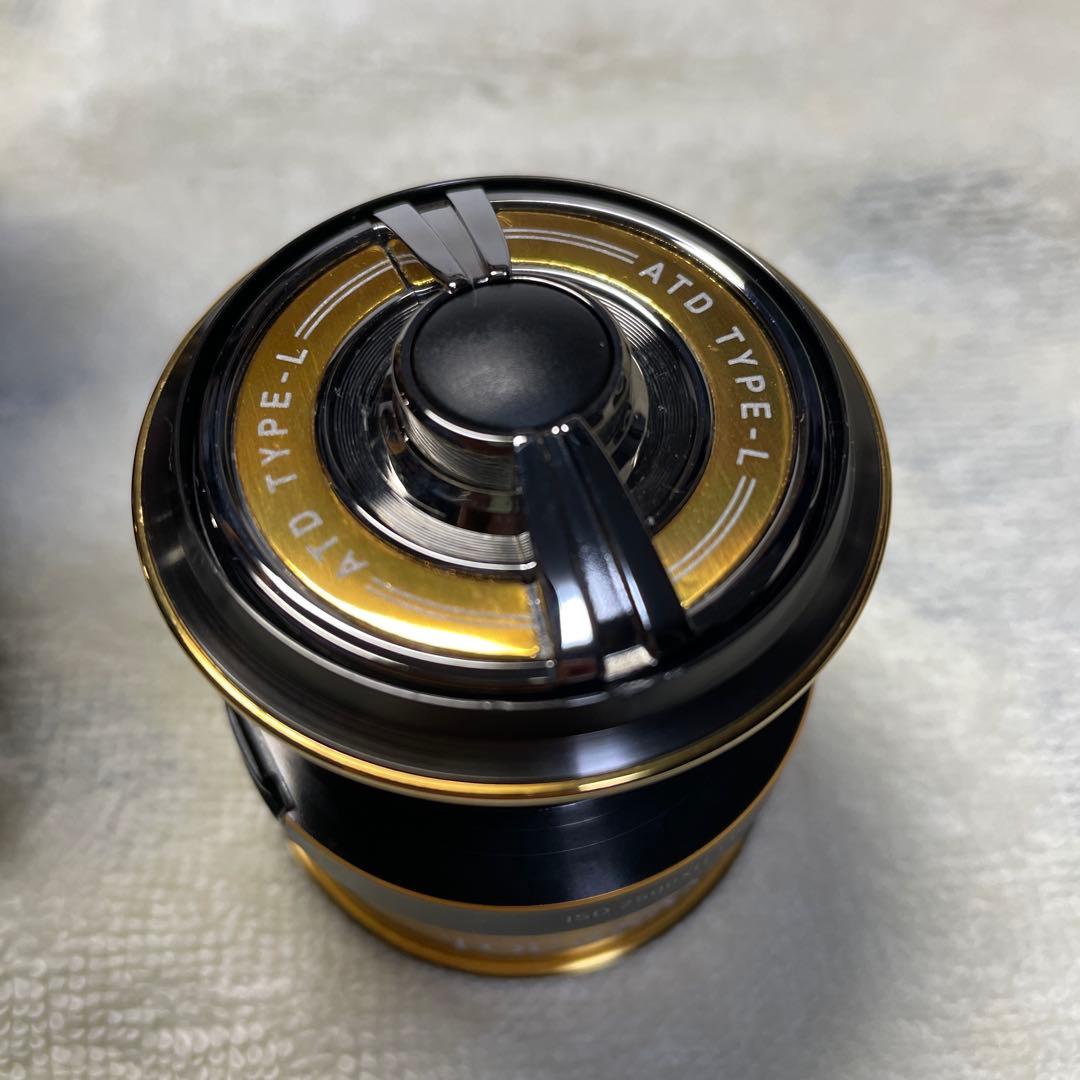 リール Daiwa 22TOURNAMENT ISO 2500XH-LBD