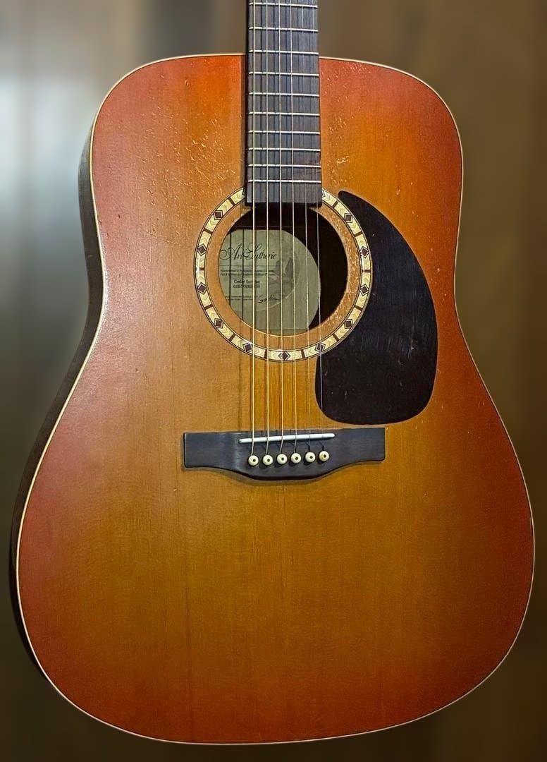 ライカ　Art&Lutherie Folk Cedar Sunrise