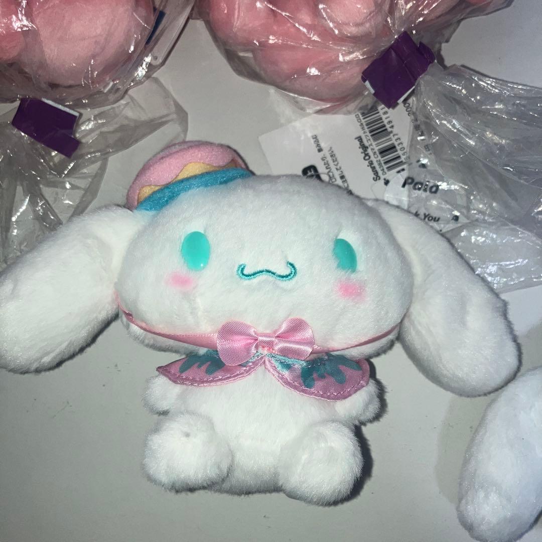 シナモンロール マスコット キーホルダー ぬいぐるみ 新品 タグ付き