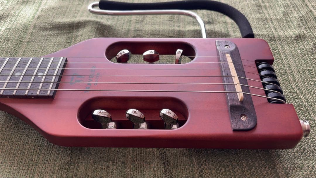 Traveler Guitar Ultra-Light ブラウン　【値下げ】