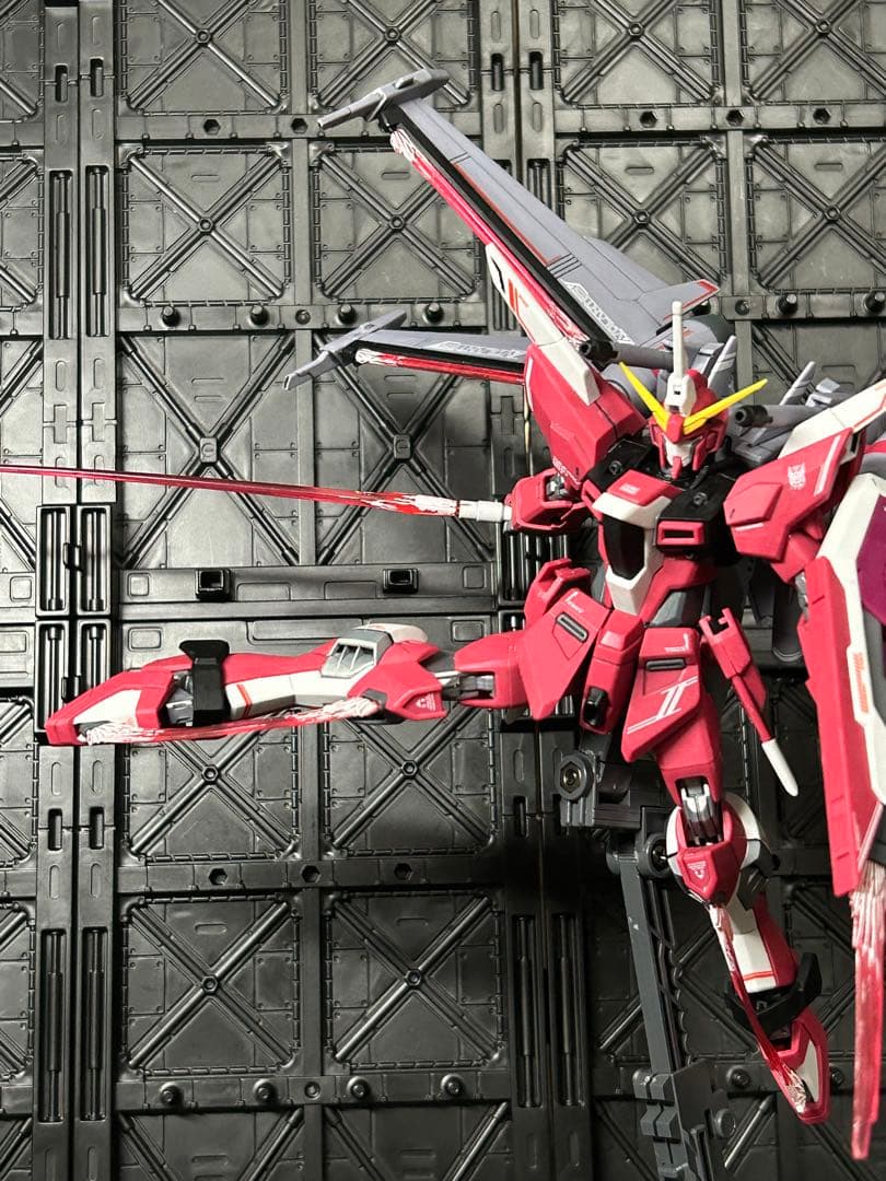 インフィニットジャスティスガンダム弍式　塗装完成品　部分塗装　HG