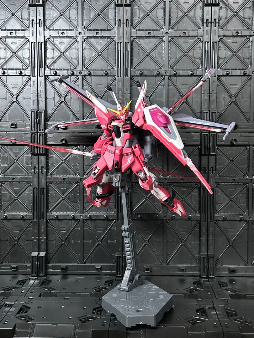 インフィニットジャスティスガンダム弍式　塗装完成品　部分塗装　HG