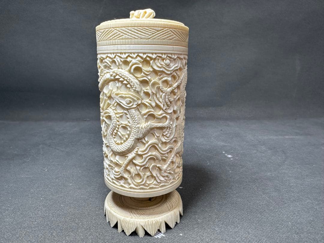 極上　花瓶　置物　天然素材　アンティーク　骨董　飾り物　古美術品　細密細工彫刻