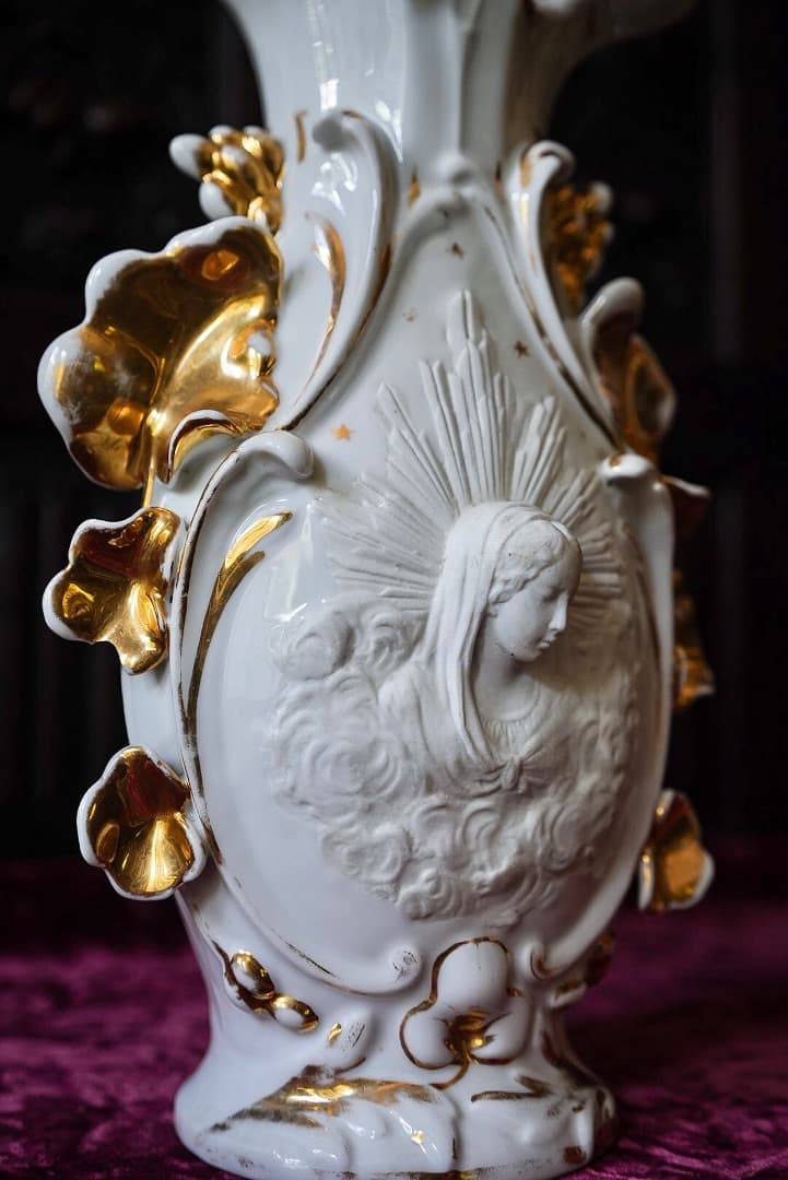 超稀少仏アンティーク 1870年頃、聖母マリアと天使レリーフ金彩ポーセリン大花瓶