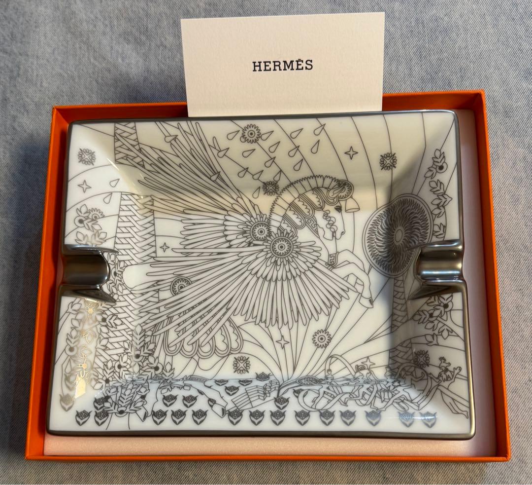 【新品未使用】エルメス　小物入れ　シルバーカラー