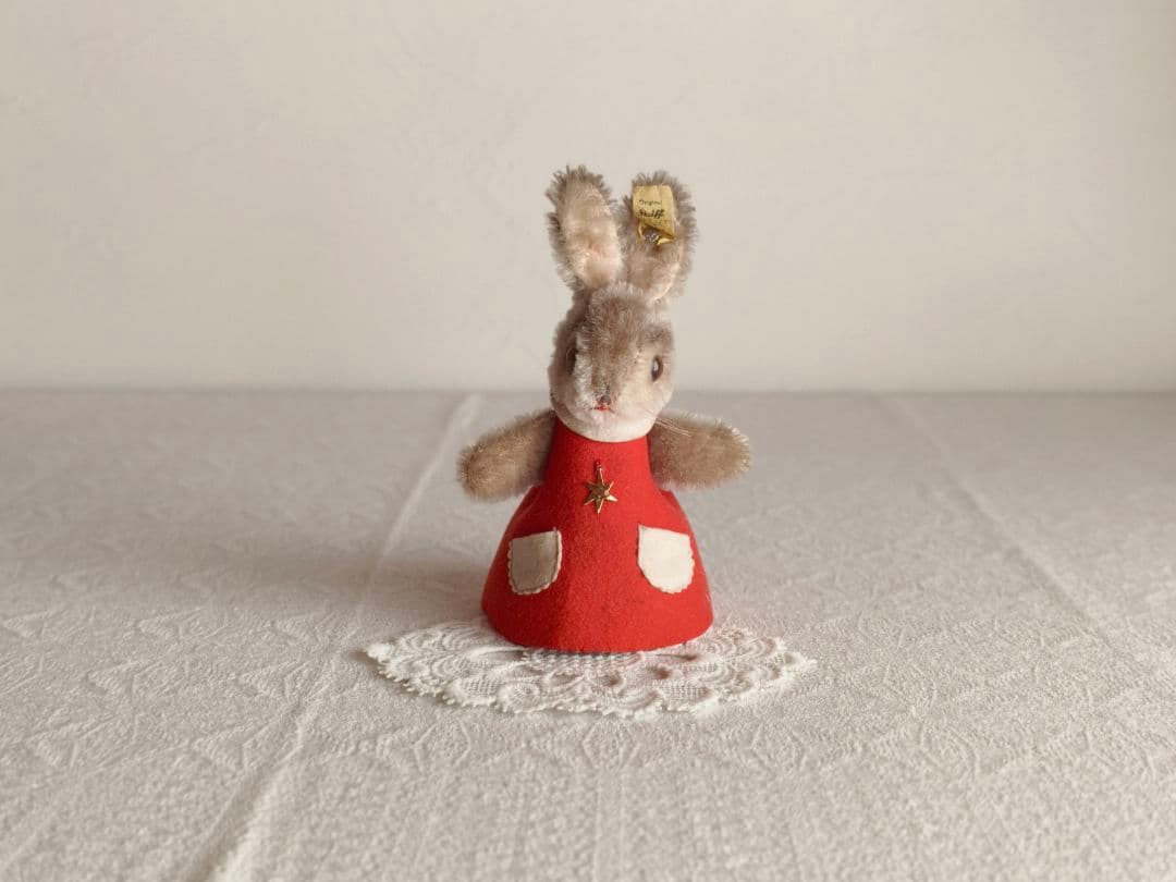 * vintage steiff ❀ * 赤いワンピースの ウサちゃん