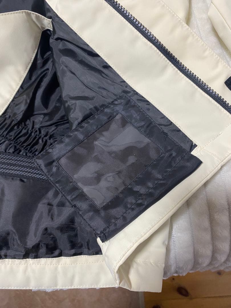 スノーボードウェア アイボリーと水色