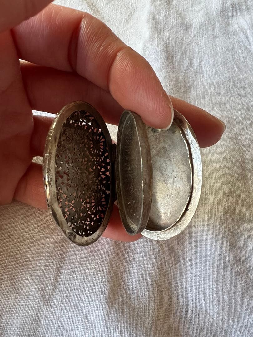 英国antique ヴィクトリアン　ロケット