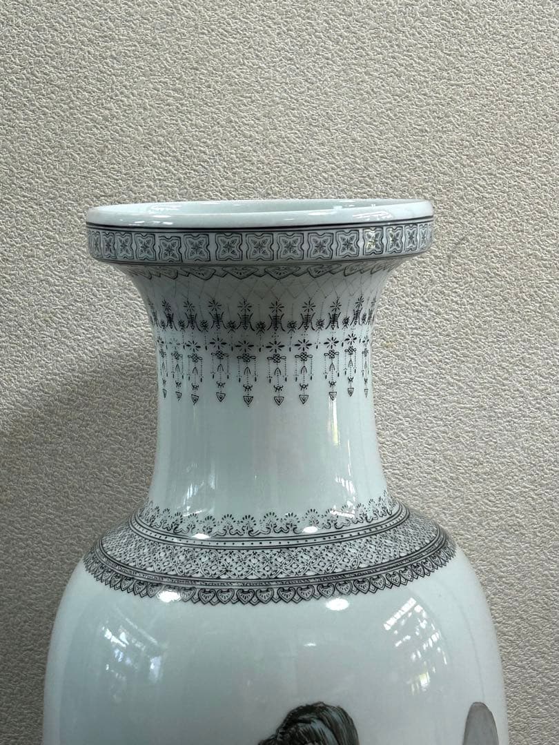 中国　景徳鎮製　山水　大瓶　送料込み0730