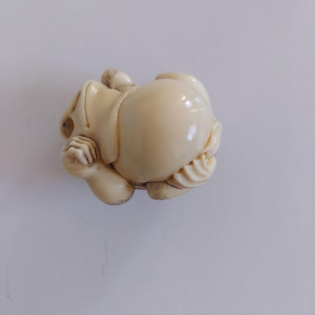 根付　寝転蛙　現代根付　蛙　カエル