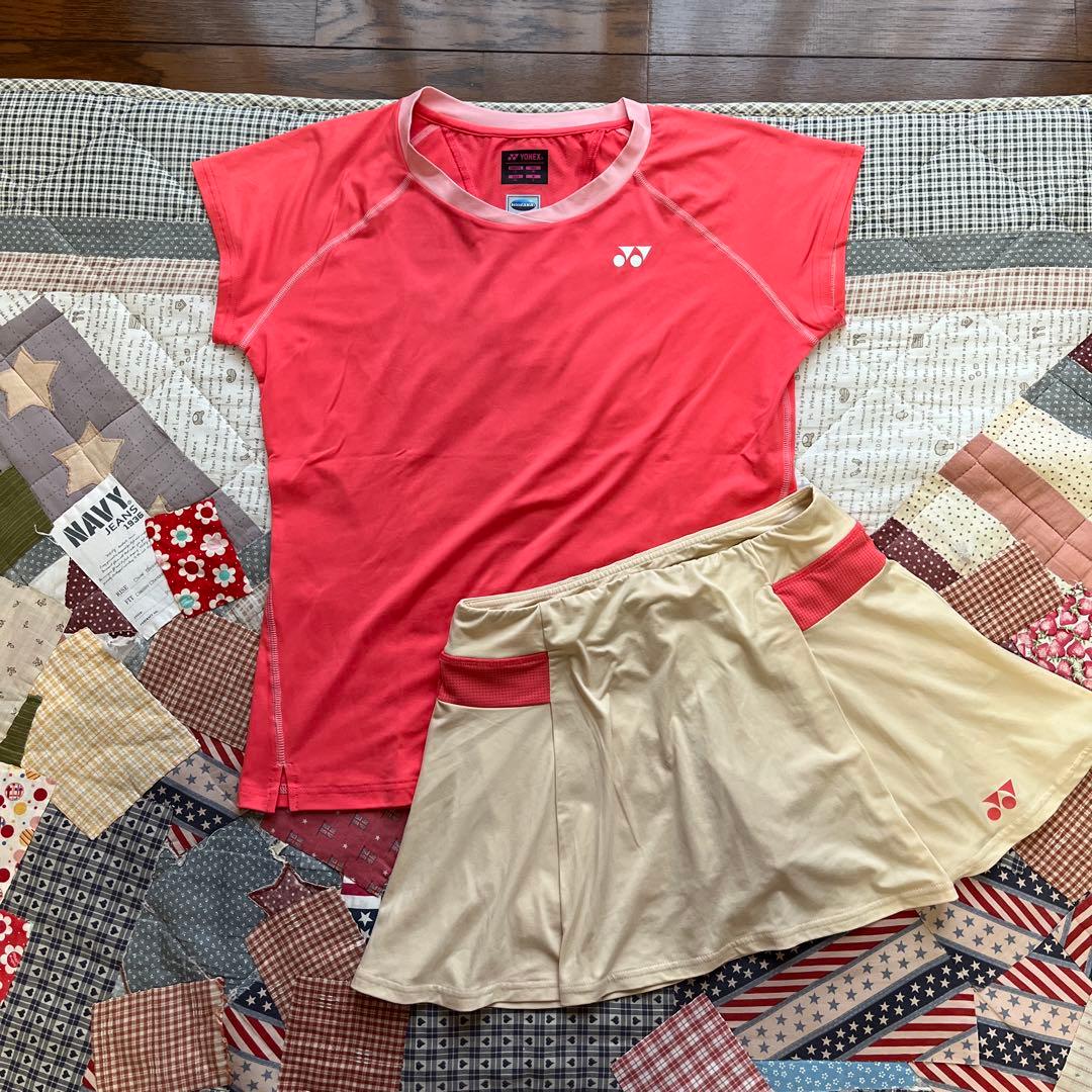 お値下げしました！YONEX テニスウェアピンク Tシャツとベージュスカート