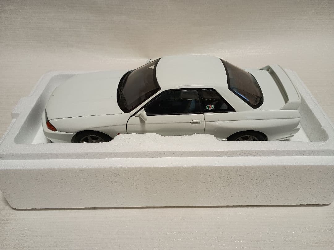 オートアート1/18 スカイラインGT-R N1 ニスモ　OPパーツVer
