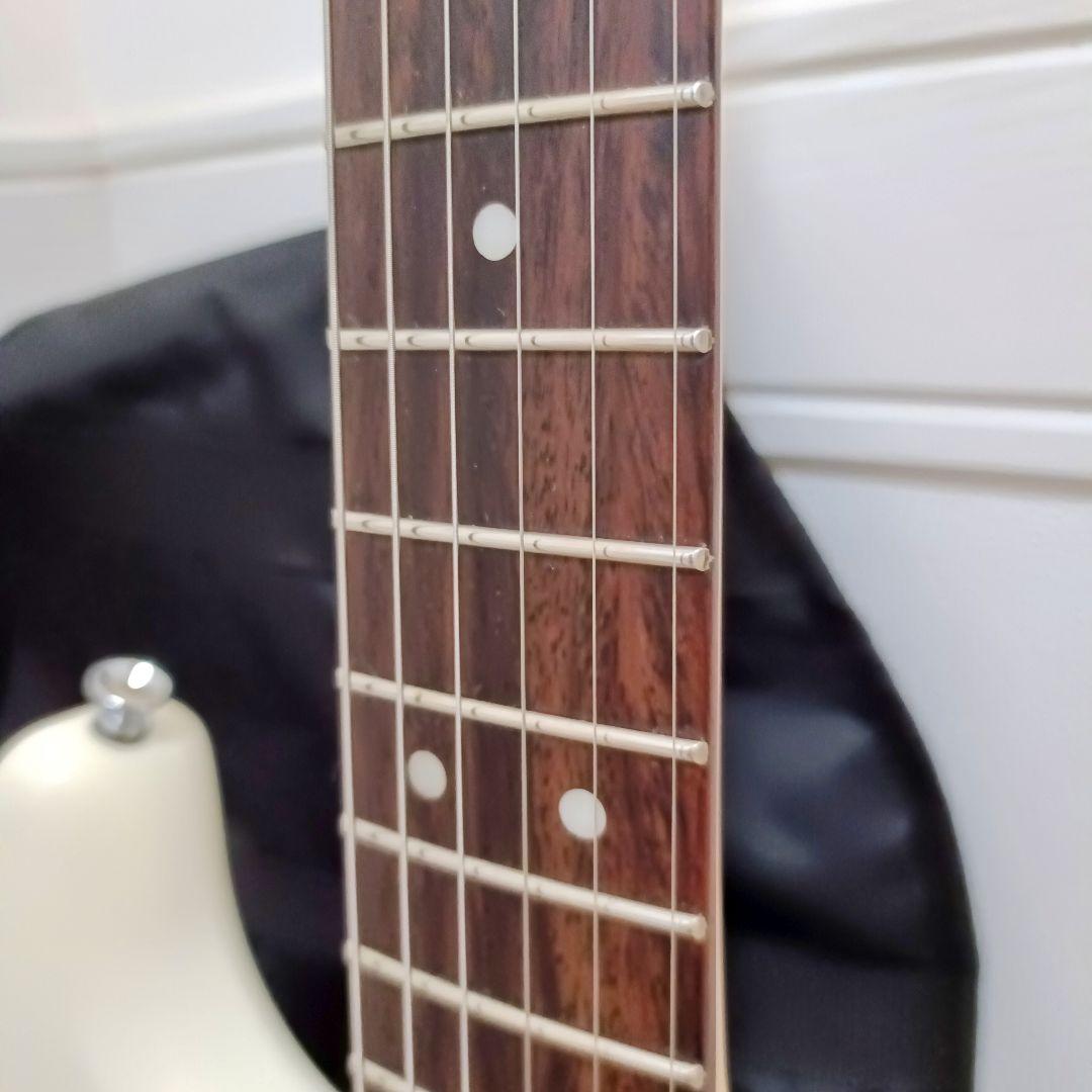 【美品】Squier ストラトキャスター HSS エレキギター本体 ホワイト