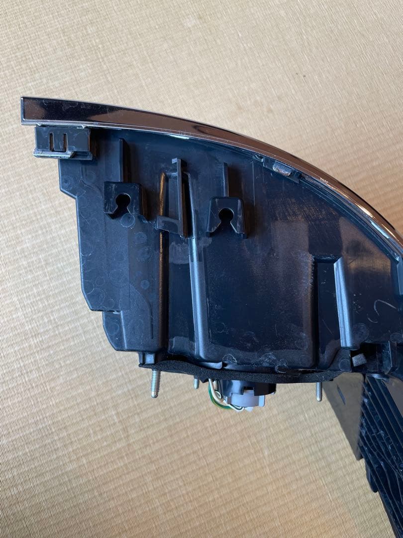 クラウンロイヤル AWS210 GRS210 純正 右テールランプ