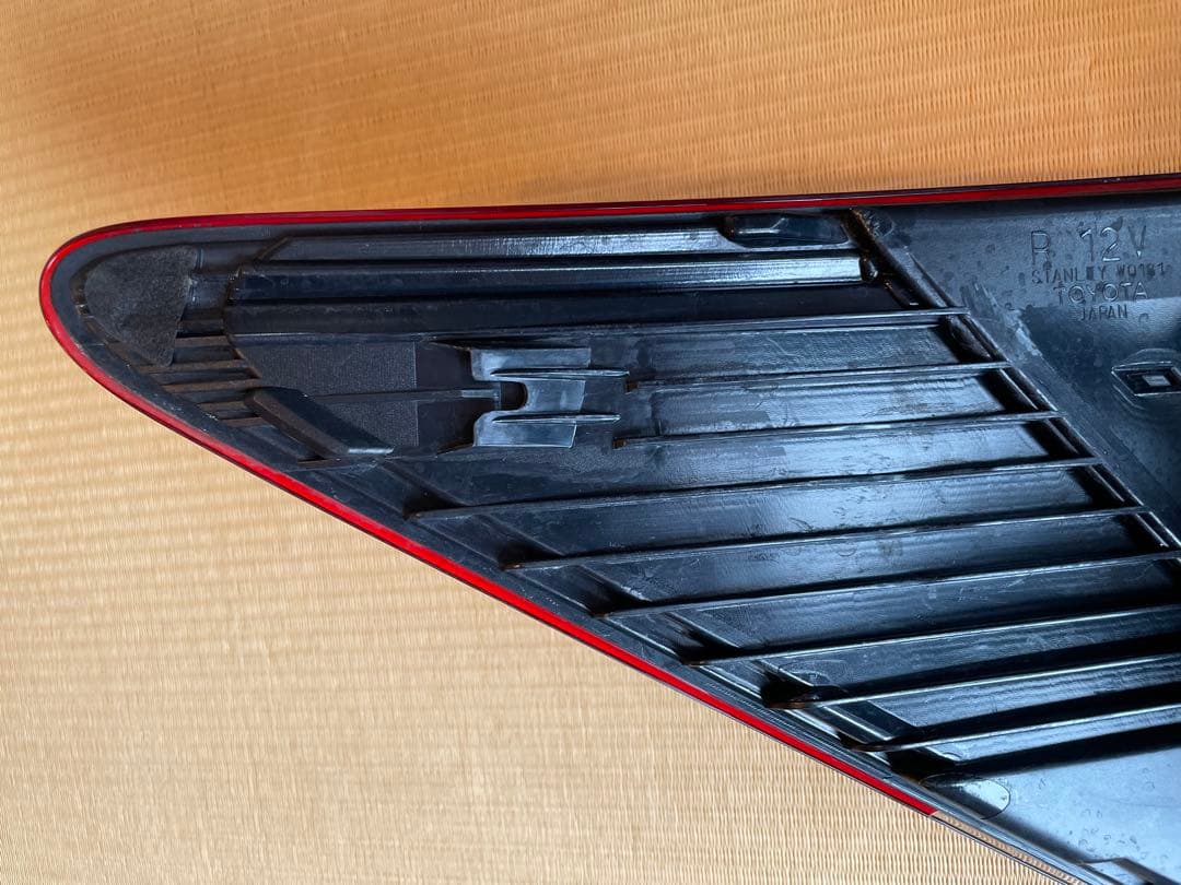 クラウンロイヤル AWS210 GRS210 純正 右テールランプ