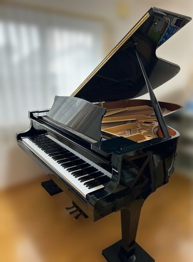 カワイ　グランドピアノ　KG-5D