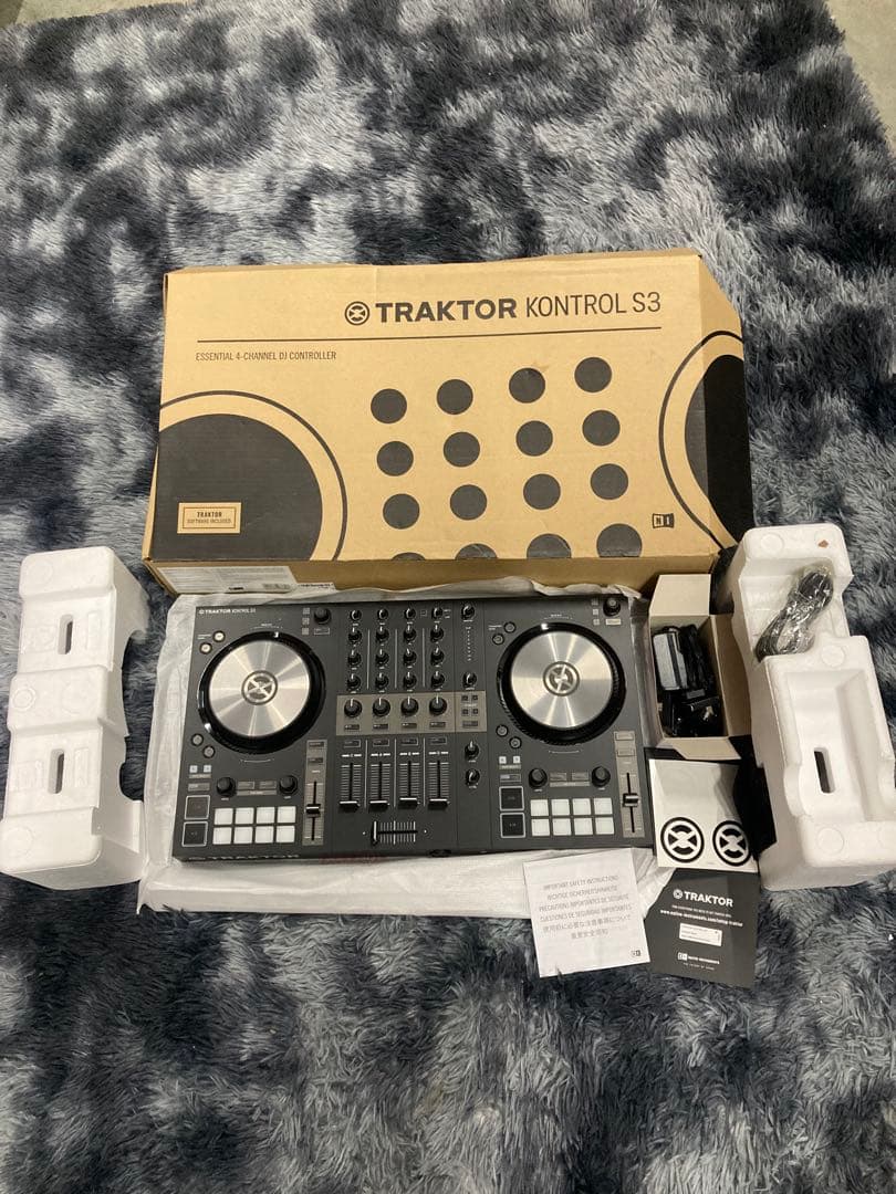 B0101)Traktor Kontrol S3 Djコントローラー