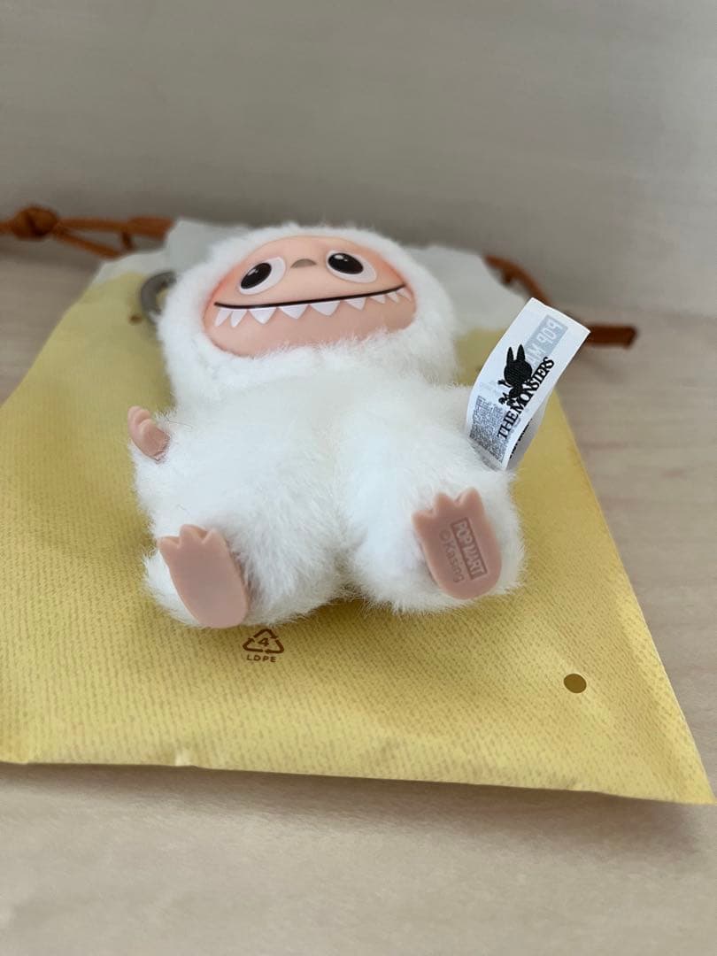 POPMART PIN FOR LOVE ぬいぐるみ ラブブ イニシャル　H