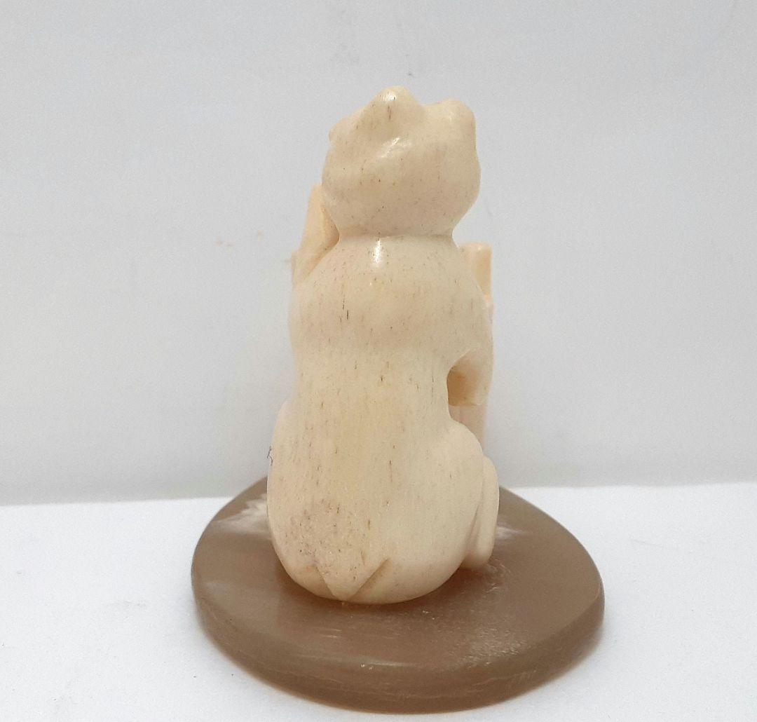 Y1701-2 最高級極上 熊と桶 置物 天然素材 重量85.7g