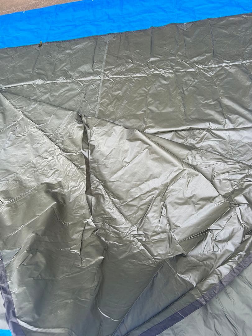 【美品】ナショナルジオグラフィック BASE CAMP T-4