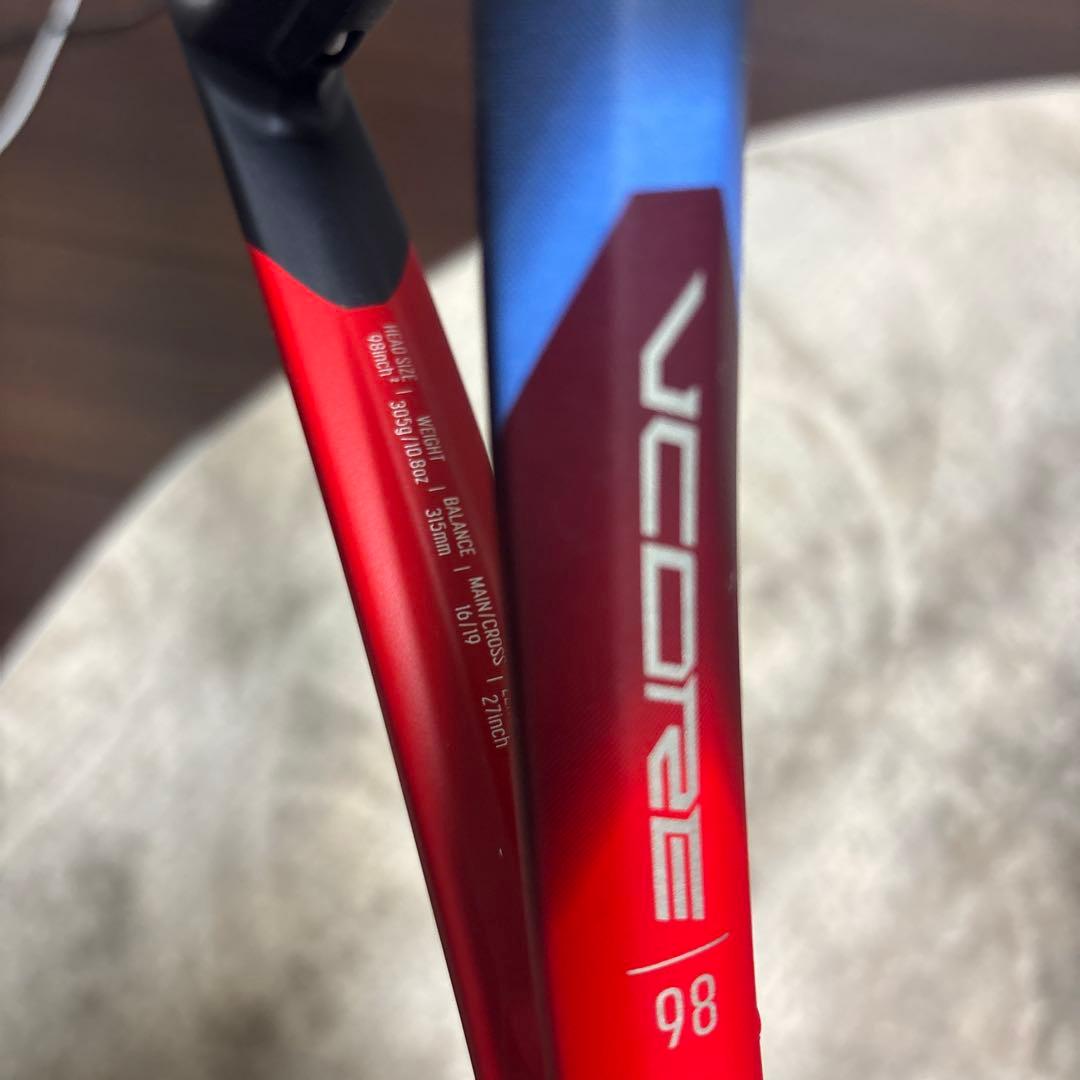 VCORE 98 硬式テニスラケット レッド
