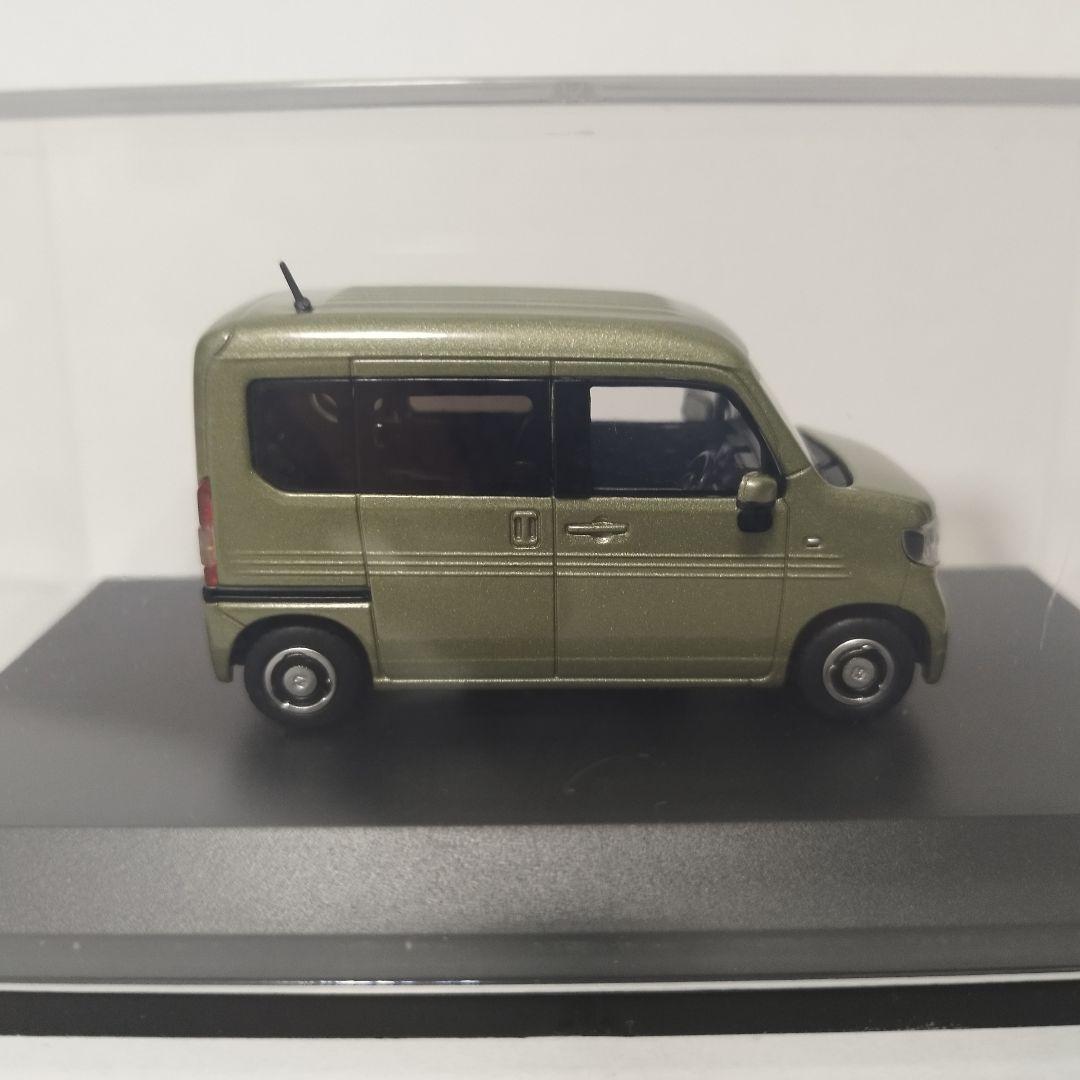 N-VAN カラーサンプル　ガーデングリーンメタリック