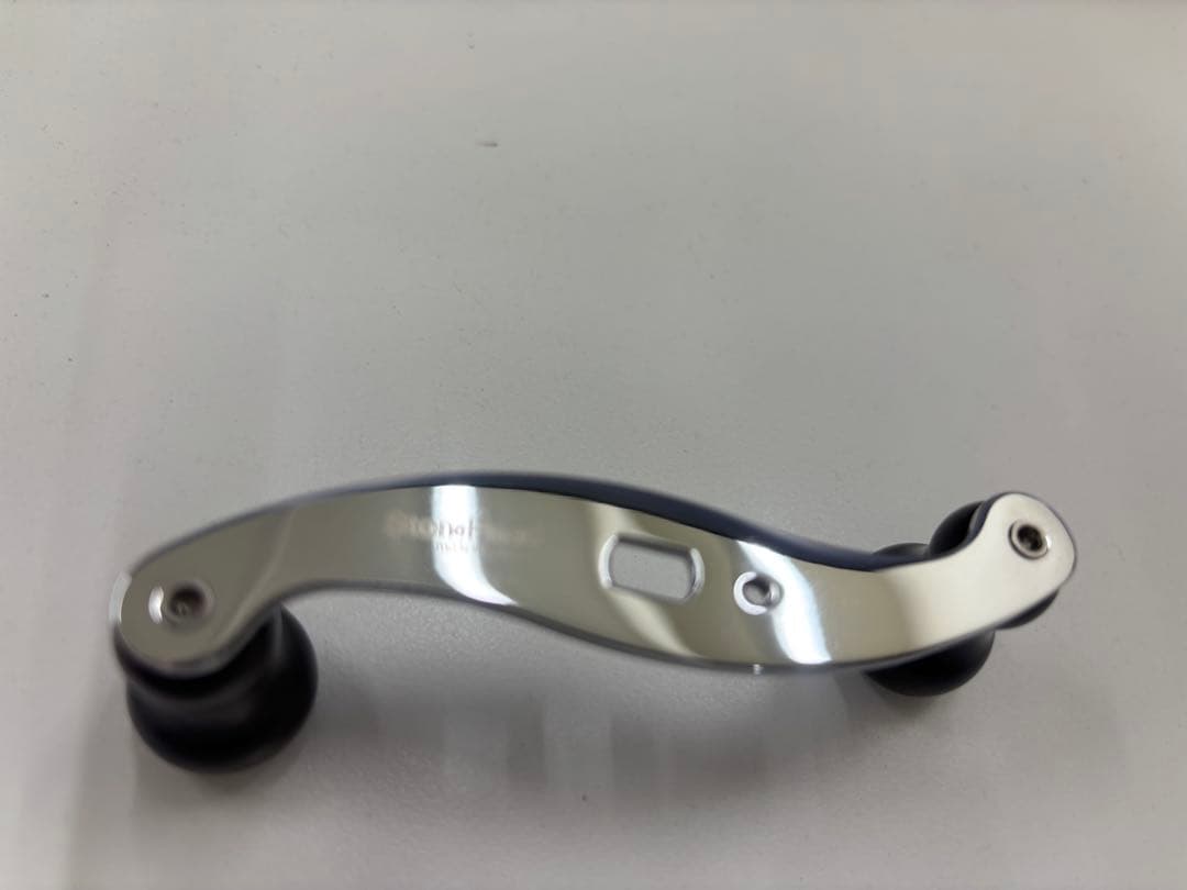 ラッティーツイスター stone head パワーハンドル 右用 90mm アブ