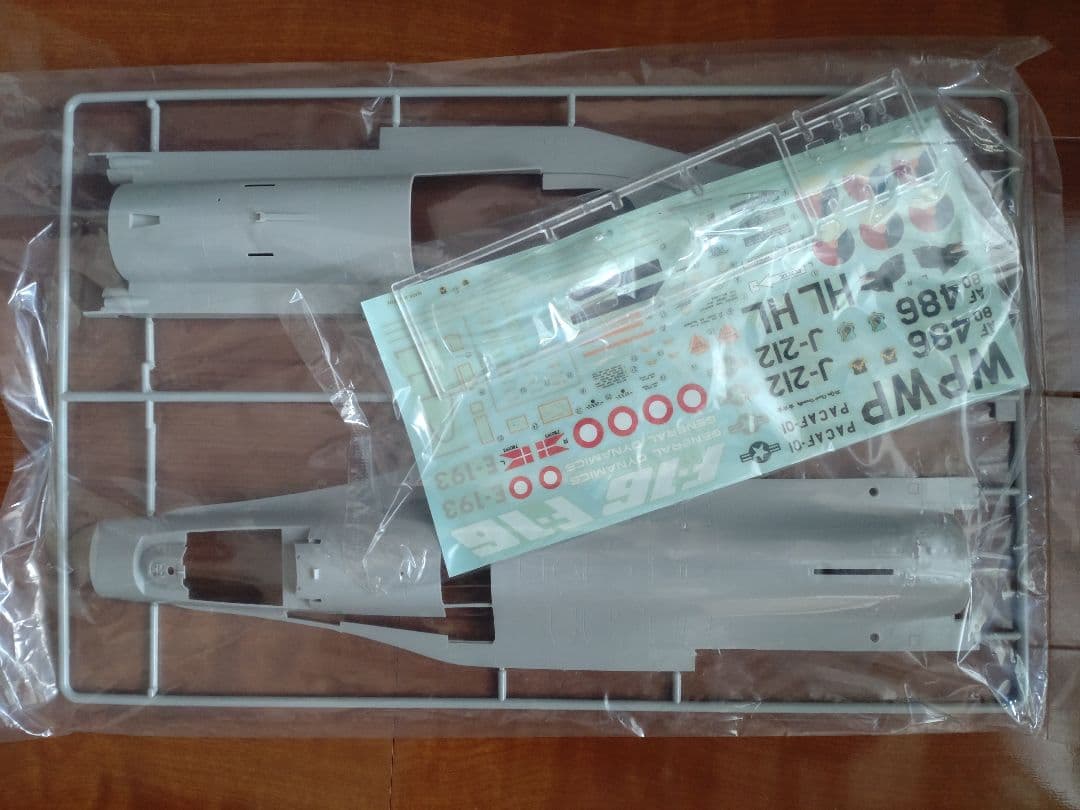 【ハセガワ】デラックスシリーズ F-16Aファイティングファルコン