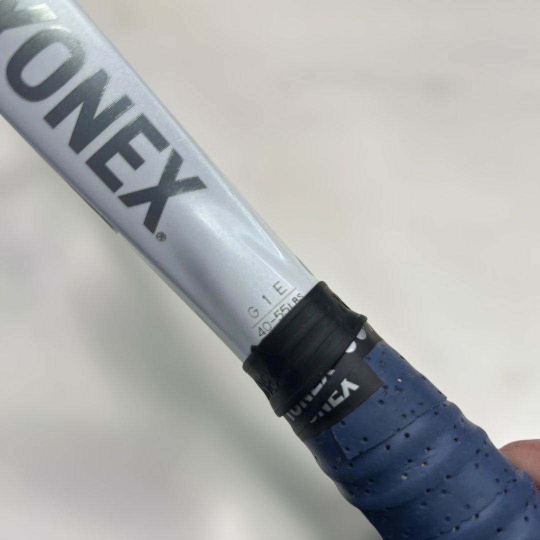 7058【美品】 YONEX ASTREL 105 テニスラケット G1E