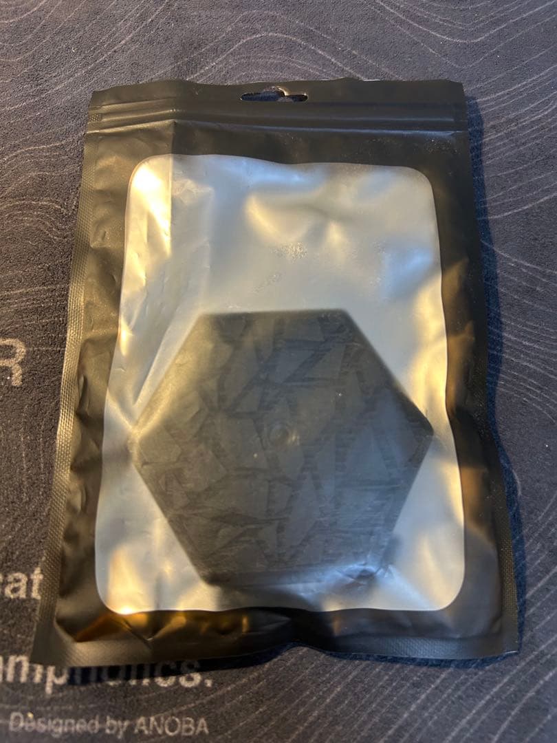 6KAKU STAND（ブラック）　1/f SPACE