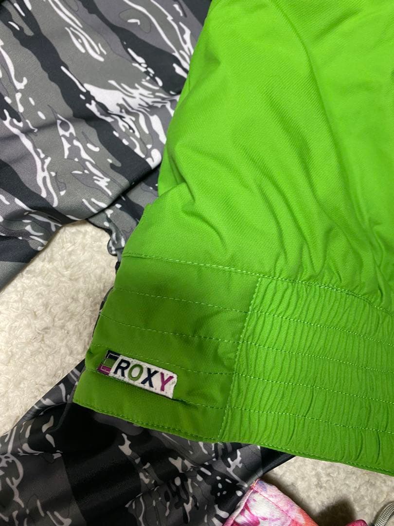 レディース　スノーボード　スキーウェア上下　おまけ付　ROXY パンツは未使用