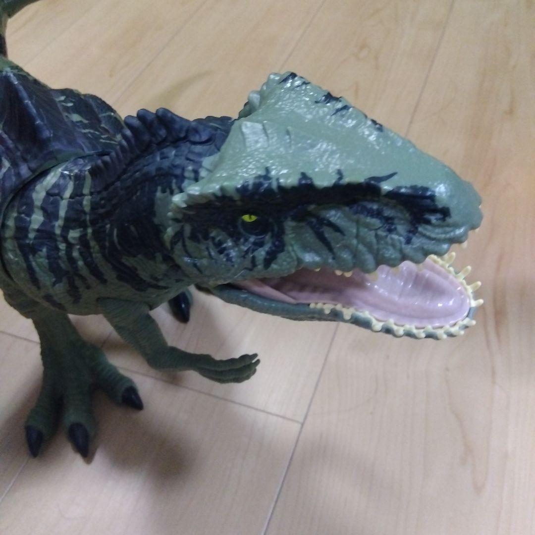 ほえるギガノトサウルス