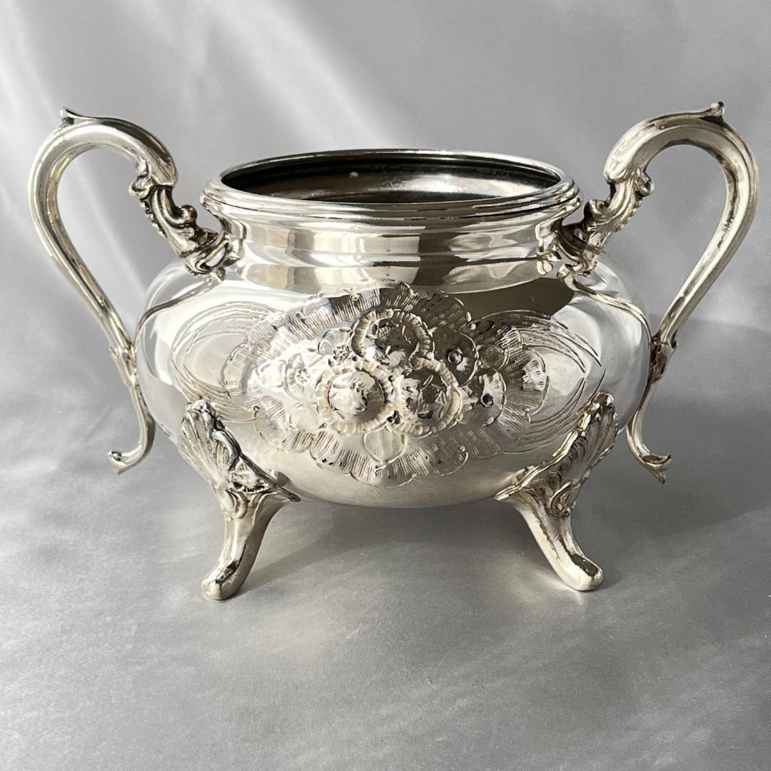 エンボス 花々のシュガーボウル【シルバープレート】 大きめ豪奢