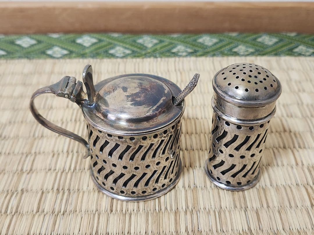 アンティーク　シルバー　ミニ調味料入れ　銀製　スターリングシルバー