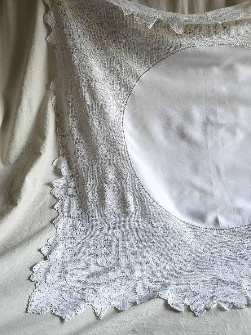 英国　Vintage　蝶々whiteクロッシュレース　テーブルクロス