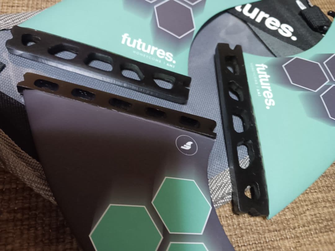 新品 フューチャーフィン AM1 アルメリック M トライフィン FUTURES