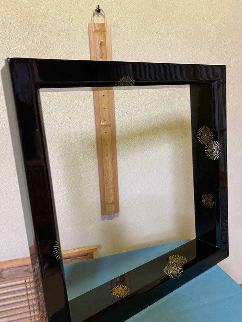 茶道具/炉縁 紋唐松蒔絵　漆塗