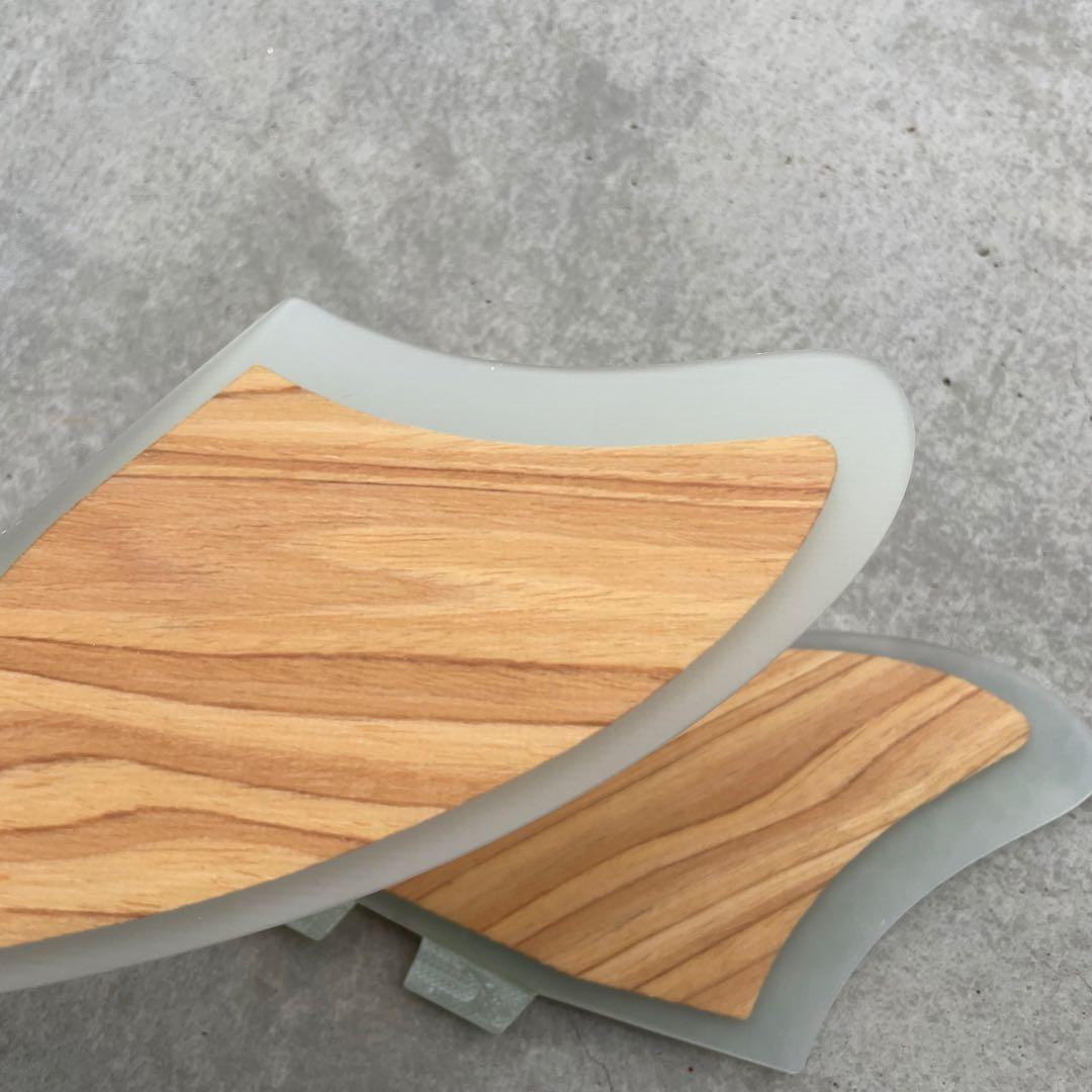 キールフィン　サーフィン　FCS2 フィッシュ　ツインフィン　ショートボード