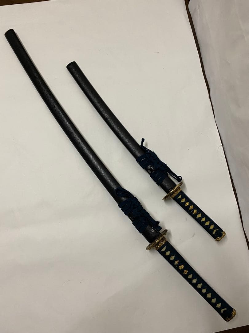 2本セット　古兵器 武具 刀装具 日本刀　模造刀 居合刀 鑑賞用 美術刀　白鞘