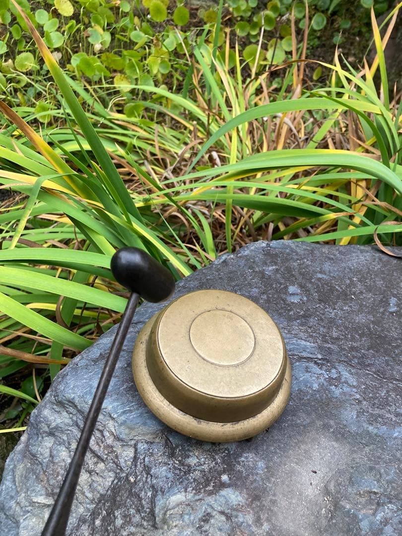 打楽器と棒　スティック　味わい深いヴィンテージ品　黒色　楽器職人さんの手仕事品