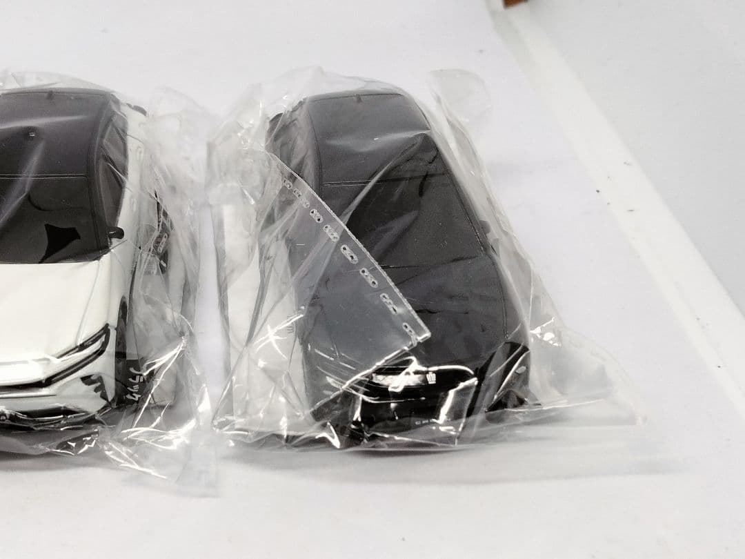 トヨタ　クラウンスポーツ　かぷえぼ　カプセルトイ　ガチャガチャ　カラーサンプル